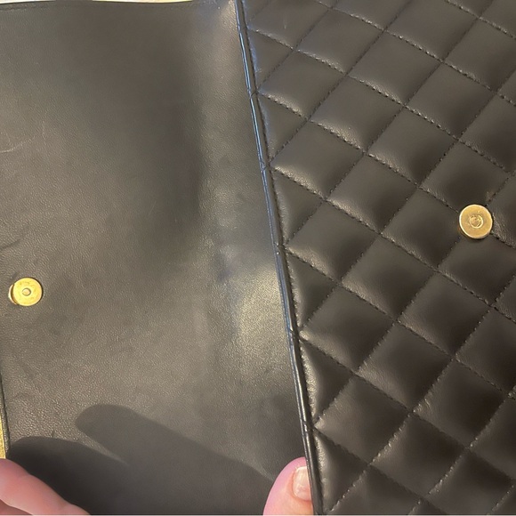 Chanel Medium CC Chic Flap Bag - Picture 8 of 13